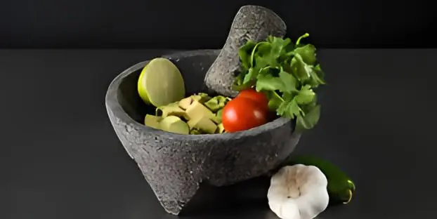 What Makes a Guacamole Bowl and Pestle Ideal for Fresh Dips?